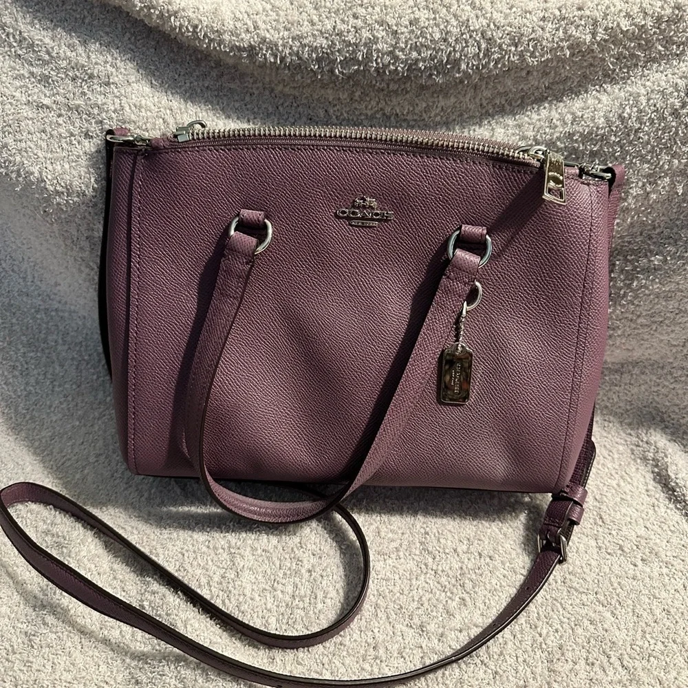 Coach - Picture 2 of 6